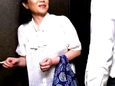 ＜家庭教師！＞「五十路？うそだろ？」欲求不満の巨乳おっぱい先生！生徒とザーメン中出しになるぞ！
