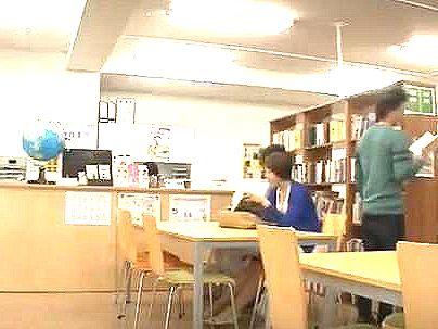 ＜図書館！＞スタイル抜群巨乳オッパイお姉さん！図書館でエロ行為もだえ感じちゃう！