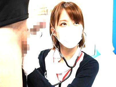 ＜マジックミラー！＞ＳＳＳ級素人のカワイ子ちゃん看護師！ナース！ＭＭ号で流れでエロ行為になるぞ！