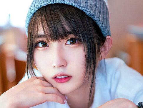 【素人】ボーイッシュな男装美少女の現役女子大生と中出しエッチ！