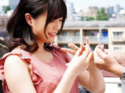 【奏音かのん】彼氏と付き合い始めてラブラブ期間の女子社員を寝取って絶頂させる優越感！のアイキャッチ画像