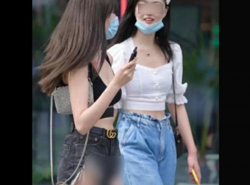 【盗撮】ダメージが過剰なショーパンスタイルのモデル系美女が公衆の面前でパンチラ露出中ｗｗｗ