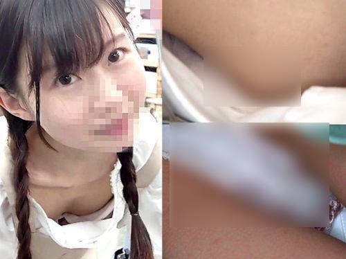 【隠し撮り】乳首アリ♡アイドル級美人ショップ店員さんの笑顔の接客と貧乳胸チラ……のアイキャッチ画像