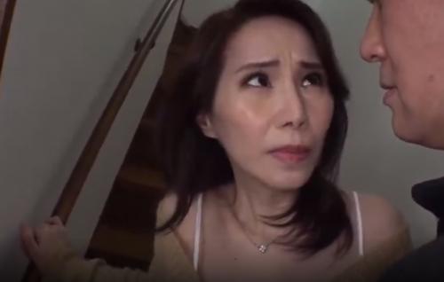 旦那の義兄さんと台所で人目を盗んでお互いの欲求のままに不倫NTRセックス！