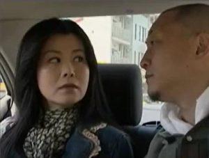 【浅井舞香】欲求不満なドスケベ奥さんと行きずり土方オヤジと3Pズッコンバッコン！