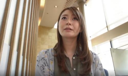 清楚かつ清純そうな雰囲気を持つスタイル抜群人妻はベットの中では何度も潮を吹きながら激イキする変態ｗ