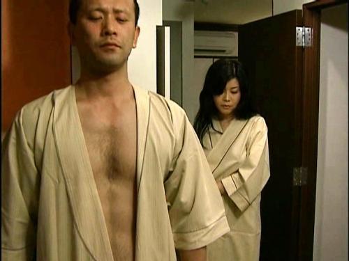 【ヘンリー塚本】出会ったばかりの行きずりサラリーマンと性欲上がってすぐにホテルに直行して濃厚不倫セックス