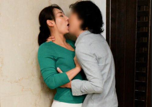 【田所百合】極上クラスの友達の母ちゃんとSEXしたがる若者相手にふしだら快楽おまんこファック
