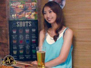 【人妻ナンパ】大人の色気がシコい細い体型の美しいマダムを家に招いて卑猥なセックス