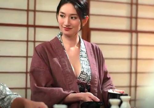【木村玲衣】「駄目なのに//アッ//」家族旅行してたら興奮した娘の亭主ちんぽと秘密の不倫ファック