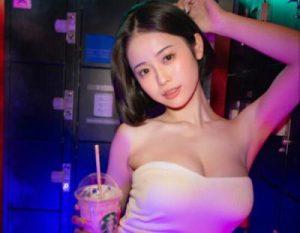 【MINAMO】可愛くてビッチの最高美少女が初対面男たちとエロエロ行為はじめるw
