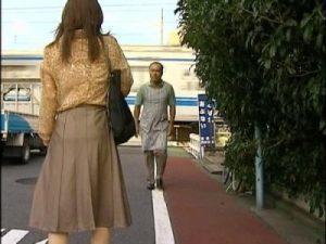 【ヘンリー塚本】「万引きしたな！？」綺麗な奥さんが万引き行為で捕まりSEXされちゃう