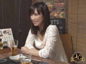 【熟女ナンパ】容姿優れた美人妻を部屋にお持ち帰りして浮気ズポズポ行為