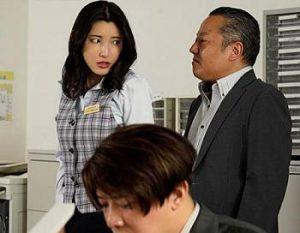 【森沢かな】オフィスで既婚お姉さんに手を出し気持ち良くなる不倫セックス