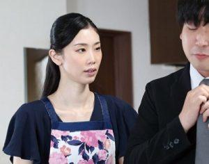 【小松杏】細めの体つきの美人三十路奥さんは覆面で入り込んできたヤバイやつに自宅で襲われ快感を知る