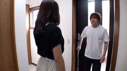 《凛音とうか》憧れの人妻の不倫現場を目撃！一人の男に千載一遇のチャンスが訪れるのであった