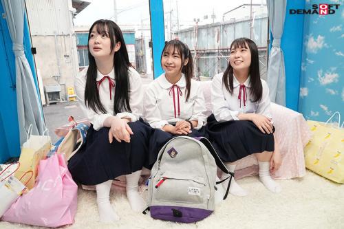 【素人】「こんなことしていいのかなぁ」修学旅行中の学生が友達と一緒にエロ企画に参加してナマチン挿入して挿入部分が丸見えの騎乗位で中出し