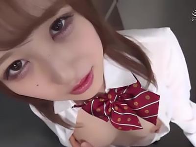 《女子校生》更衣室で訪れる運命の時！美乳の女子高生に心奪われ制服の隙間からのぞく禁断の関係が今始まる
