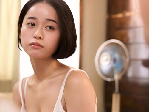 【中出し】「何処見てるの？？」成長してどちゃクソ可愛くなっていたエロ過ぎる幼馴染の膣内に濃厚精子を出しまくり！