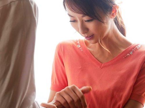 【青木玲】出張を命じた部下の自宅を訪問してお目当てのスレンダー美人嫁の肢体を汚したゲス男！