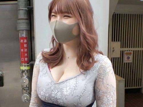 【エロ動画 素人】 出勤前の推定Jカップキャバ嬢をナンパしてハメてみた