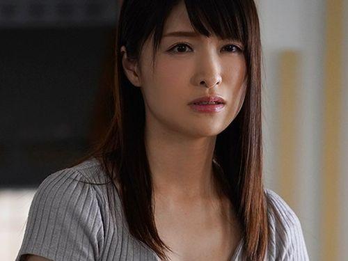 【琴井しほり】優しく心の隙間に入り込んできた男性に魅かれて肉大関係まで持ってしまった美人妻！