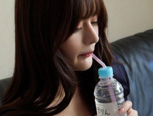 【ひなたまりん】禁欲媚薬のダブル効果で性獣と化した元芸能人の美女が悶絶イキ！