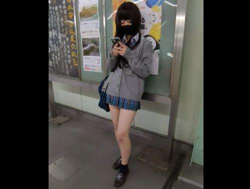 【リアルHQ盗撮】激カワ女子校生を徹底的にストーキング！可愛いガラものパンティを何度も撮影！