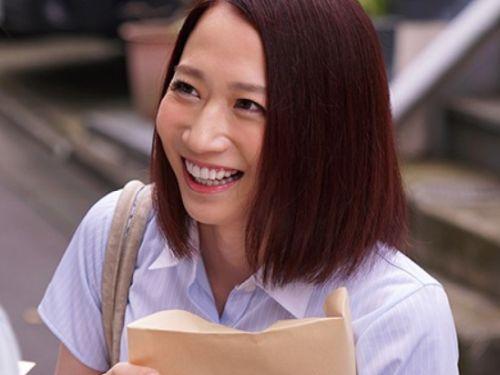 【水戸かな】容姿端麗なスレンダー微乳美熟女の乱れっぷりが尋常でない背徳セックス！