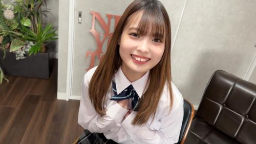 【素人】愛くるしい笑顔が可愛い女子校生とハメ撮りして中出しを我慢できずに暴発...