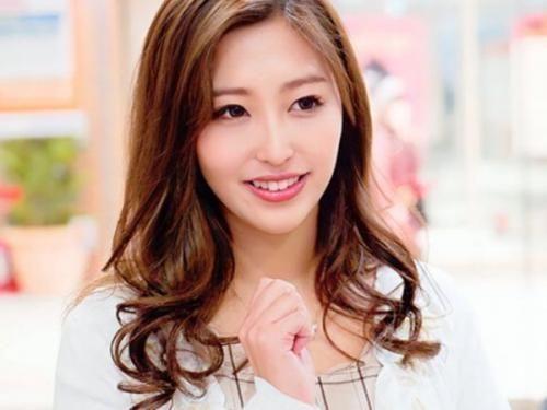 【素人ナンパ】欲求不満だったのか超絶美形セレブ美人妻がエッチの誘いを断り切れないで即ホテル！.