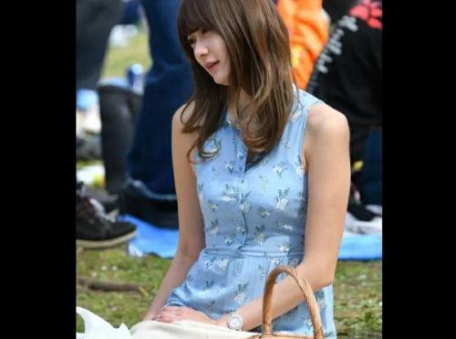 【盗撮】有名インスタ女子の宇津木あゆみさん代々木公園で撮影されたパンチラが神がかってる！