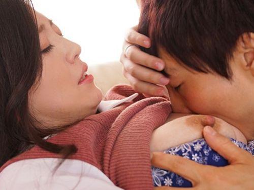 【木下凛々子】息子の同級生にヤラれて不貞性交にイキまくった綺麗なおばさん