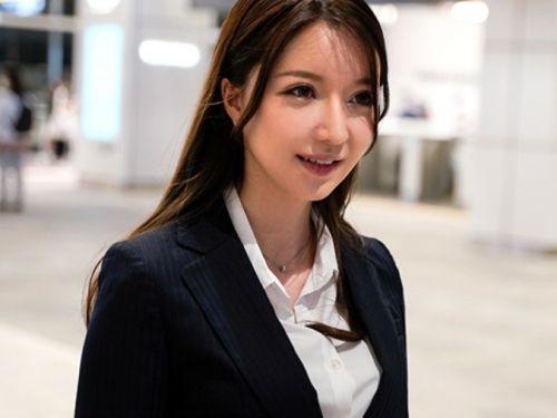 【羽咲美亜】夫の風俗通いのお陰で自棄になった元CAのハーフ美人妻がAV撮影に降臨した！のアイキャッチ画像