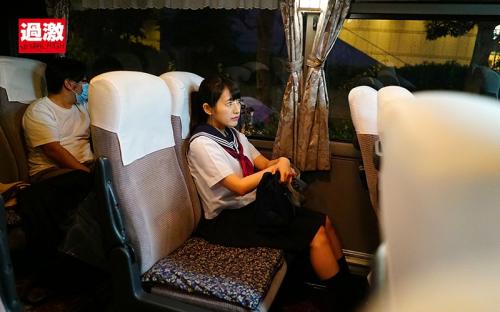 【夜行バス女子校生】制服美少女に近寄ってくる不審な男→みんな寝静まった車内で静かにゆっくりとした手つきで襲われる