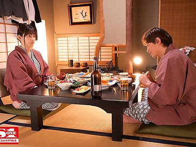 思わぬ運命のあしらいで相部屋となった美女が予測不能な夜に挑む！膣奥バッコバコでイキまくりｗｗｗ