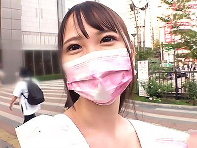 【美少女】その官能的なサイズが全てを引きつける！素肌の騎乗位で心から解放され至福のひとときを中出しで味わえる特別な瞬間を楽しもう！
