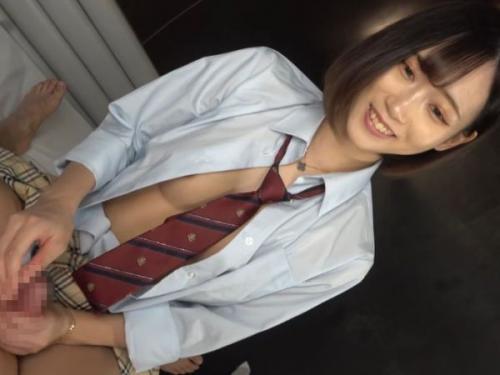 【無修正】ハメ撮り個人撮影！マジで可愛いスレンダー小顔美少女の締め付けるパイパンに大量中出し！