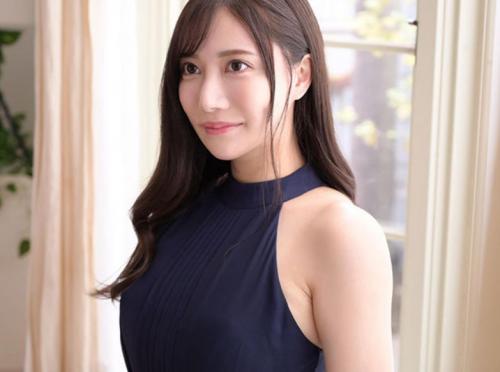 【八蜜凛】美巨乳ボディの美人お姉さんが初AV作品で魅せたエッチな濃厚セックスを堪能する！