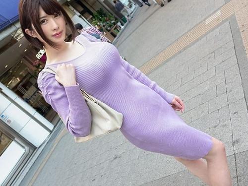 【素人】真っ白い美肌にスレンダー爆乳くびれボディのショートヘア美人微笑資産とホテルでハメ撮り！