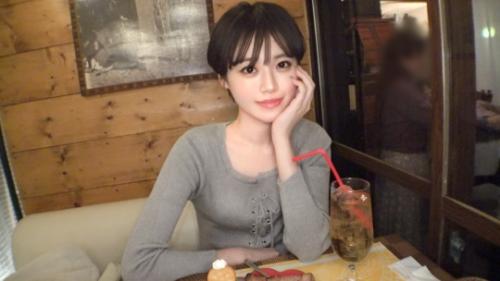 【素人】小枝のように細くてショートヘア小顔美少女の専門学生さんとイチャ付きエッチ...