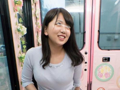 （大学生の秘めた欲望が解放される瞬間！）唇が交差し、胸が触れ合った時、友情の絆が一変。親密な時間を揺さぶるモニタリング実験で、思わず顔を赤らめるような甘美なひとときが幕を開ける。