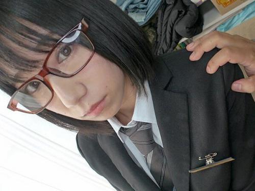 【不倫】家の近くに住む若妻を家に招き入れて脱がしちゃいます♡『ああ、やめて。旦那にバレたら...』禁断の関係がエロい！！