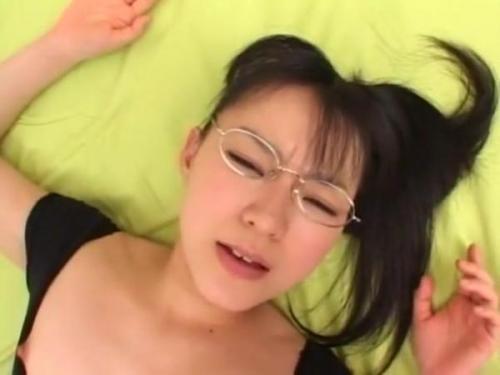 【メガネ美女とセックス】レオタード姿で柔軟体操中の魅力的な女性に欲情！そのまま優しく触れて情熱的な対面挿入で濃厚なひととき