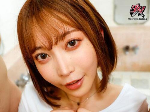 【七瀬アリス】スリムで豊満な美女が複数の男性と淫らな宴を！口での愛撫から始まり、官能的な交わりで快楽の渦に溺れる！
