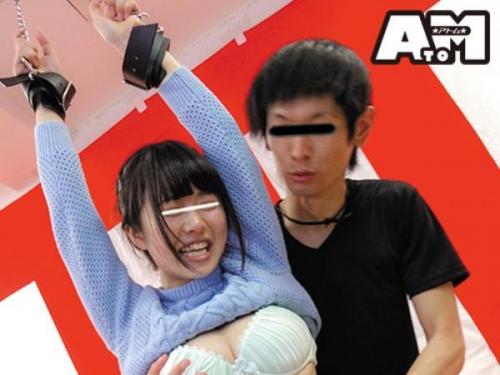 「絶頂したら即罰ゲーム！会場で愛らしいMっ娘素人お姉さんが吊るされバイブ攻めお仕置き鬼イカセセックス」