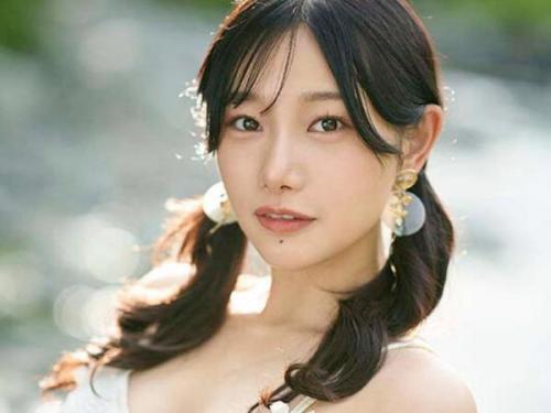 《美人》初めての撮影で背後からの刺激に酔いしれ、未知の快楽に目覚めて女性としての歓びを体感♡