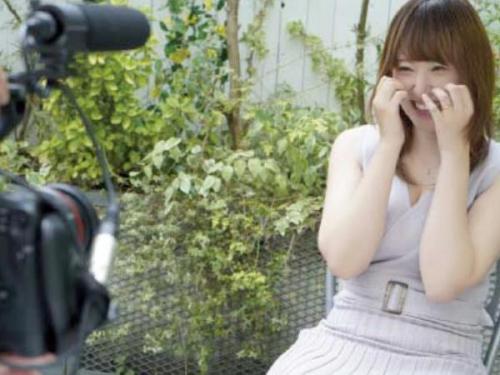 ＜AV初出演×星野夢＞美白のスタイル抜群な30代人妻が上下の口を埋め尽くされ、濃密な3Pプレイに挑戦！