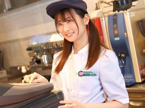 《エロ動画》大学生の魅力を引き立てるアルバイト体験：秘密の部分を慎重に愛撫され、静かに頂点に達する瞬間…！