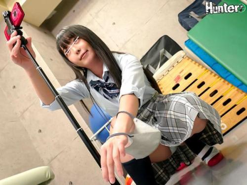 《制服姿の女子高生》純情なJKが初々しい体験で何度も絶頂に達する様子がたまらない！
